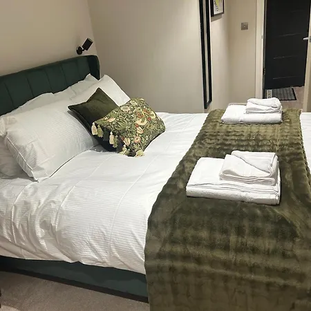 Centre, 2 Bed Penthouse With Balcony Apartment Leeds (West Yorkshire)