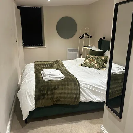 Centre, 2 Bed Penthouse With Balcony
